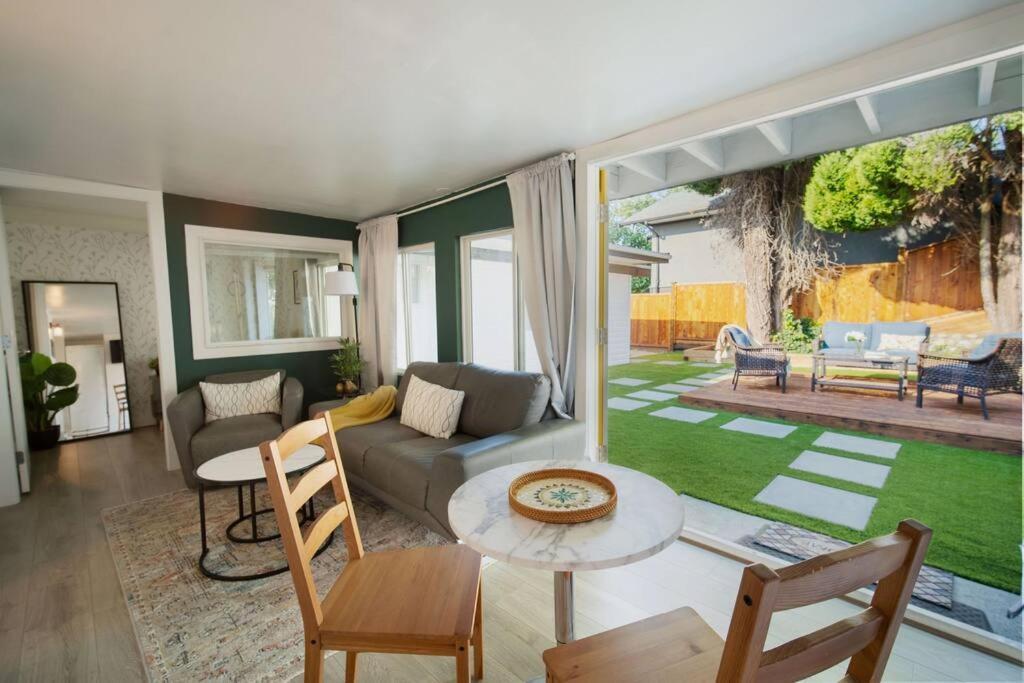 King Garden Suite/20 Mins To Dwntwn Vancouvr/Petok North Vancouver Exterior foto